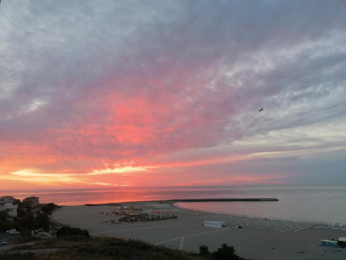 Sunrise Beachfront Relax Residence คอนสตันซา ภายนอก รูปภาพ