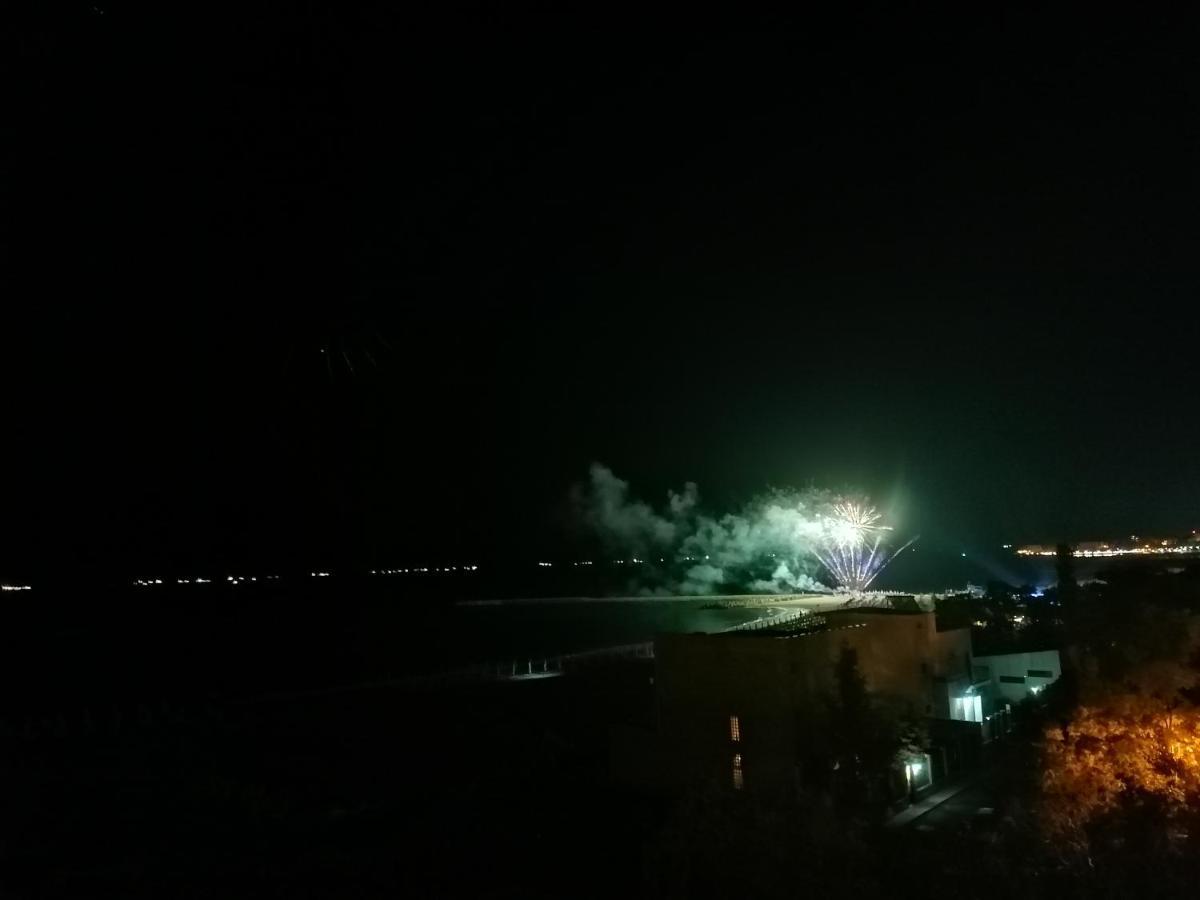 Sunrise Beachfront Relax Residence คอนสตันซา ภายนอก รูปภาพ