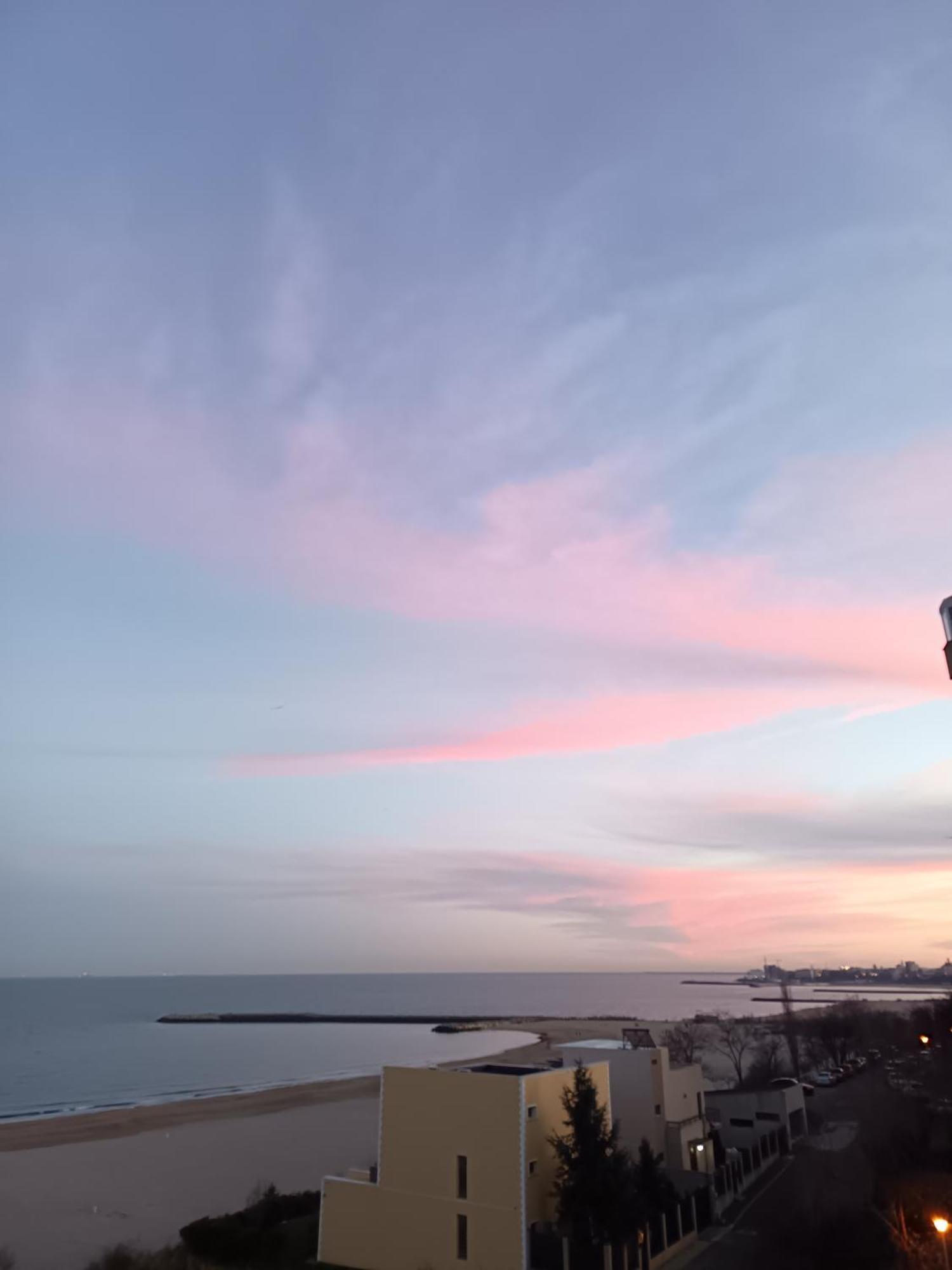 Sunrise Beachfront Relax Residence คอนสตันซา ภายนอก รูปภาพ